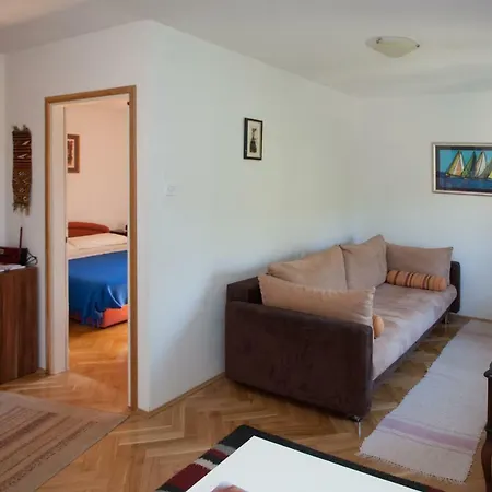 Nevica Apartment